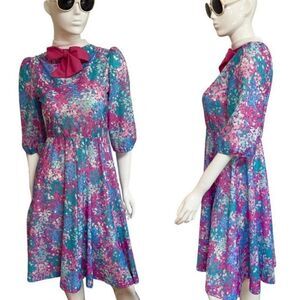 Darling Vintage 70s / 80s Multicolor Peter Pan Collar Pussybow Printed Dress